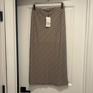 Zara Tan and Cream Wave Pull On Pencil Skirt